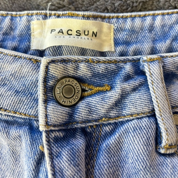Women’s PacSun High Rise Distressed Jean Shorts - Picture 4 of 4